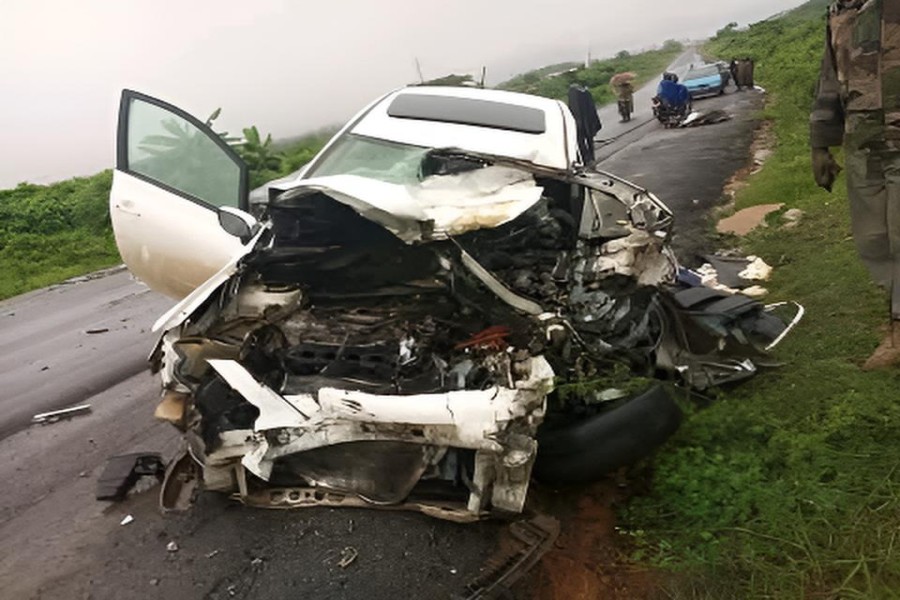 Epave d'un véhicule accidenté