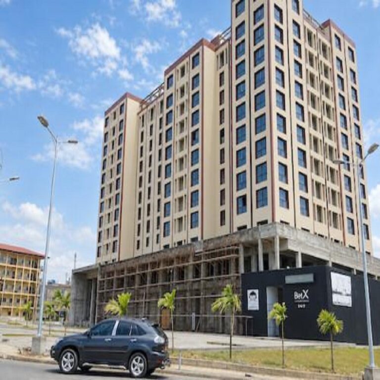 Ville de Douala : La justice suspend la vente de Djeuga Palace